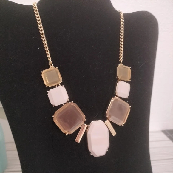 Signed Tan/Taupe Chunky Fashion Statement Gold Tone Necklace 18" - Picture 2 of 9